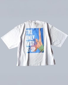 画像2: THE ONLY WAY IS UP T-SHIRT  (2)